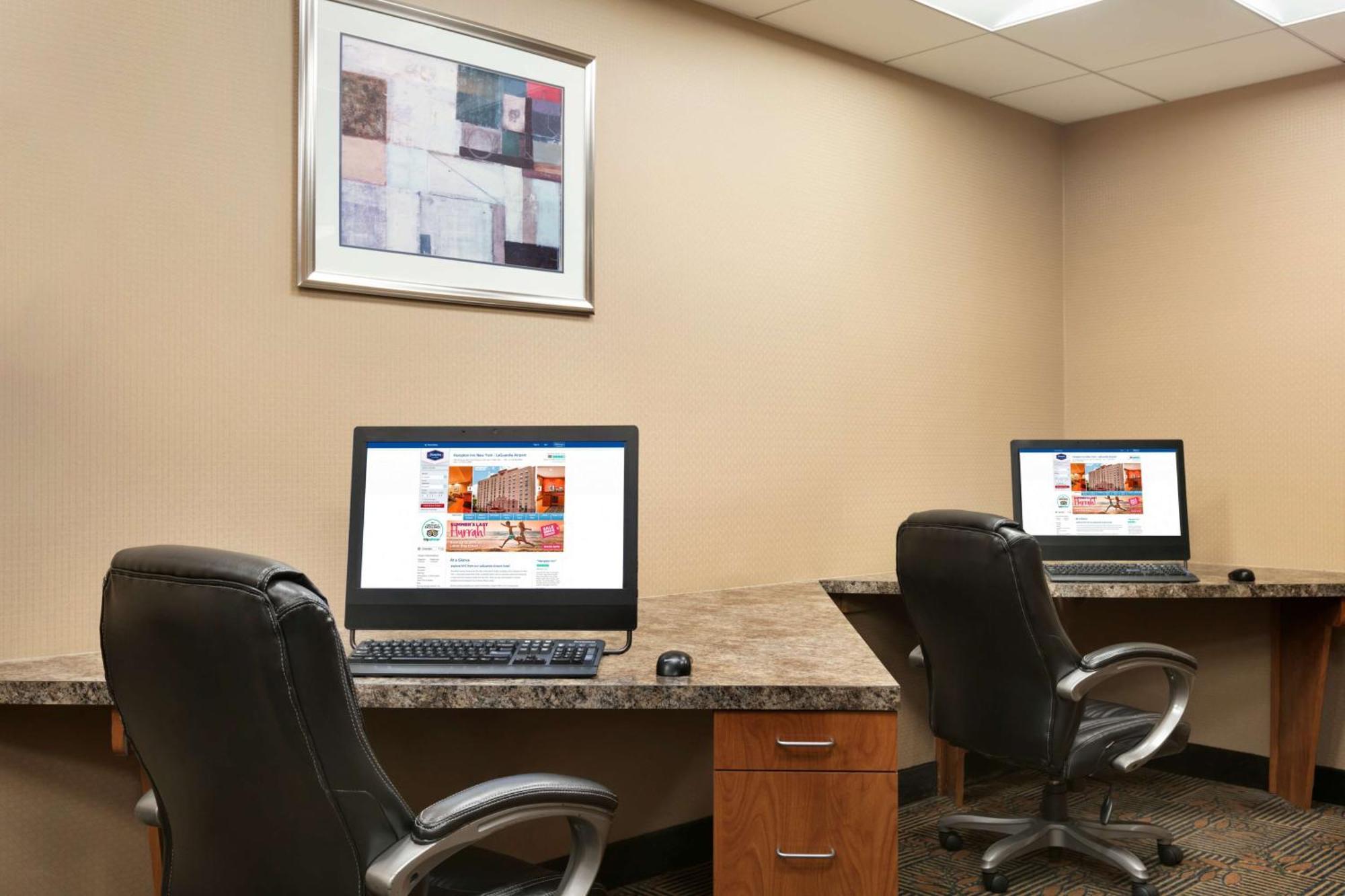 Hampton Inn New York - Laguardia Airport Εξωτερικό φωτογραφία