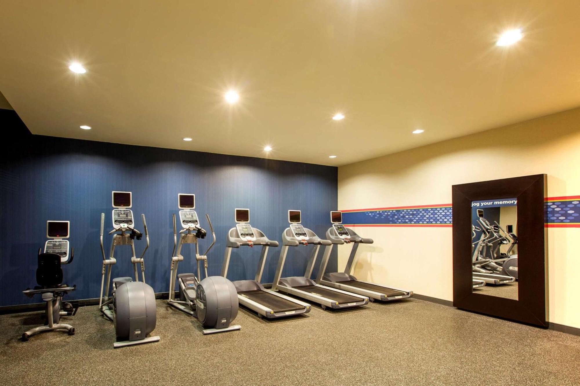 Hampton Inn New York - Laguardia Airport Εξωτερικό φωτογραφία