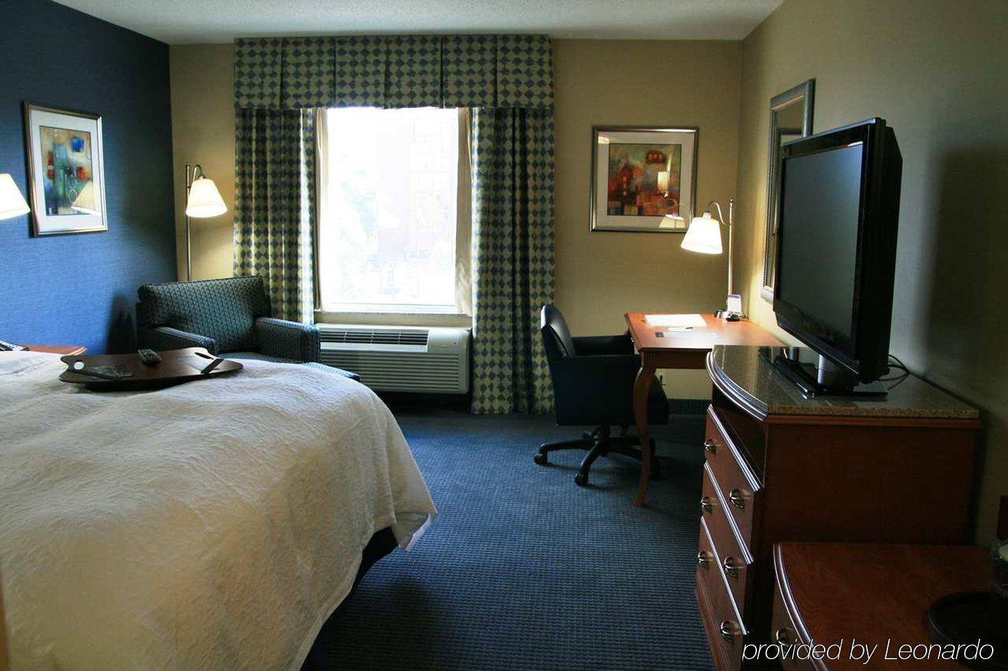 Hampton Inn New York - Laguardia Airport Δωμάτιο φωτογραφία