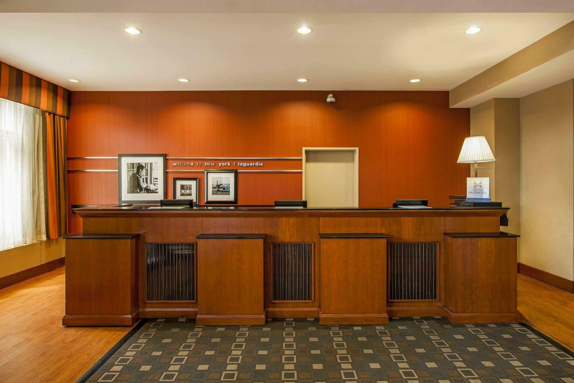 Hampton Inn New York - Laguardia Airport Εξωτερικό φωτογραφία