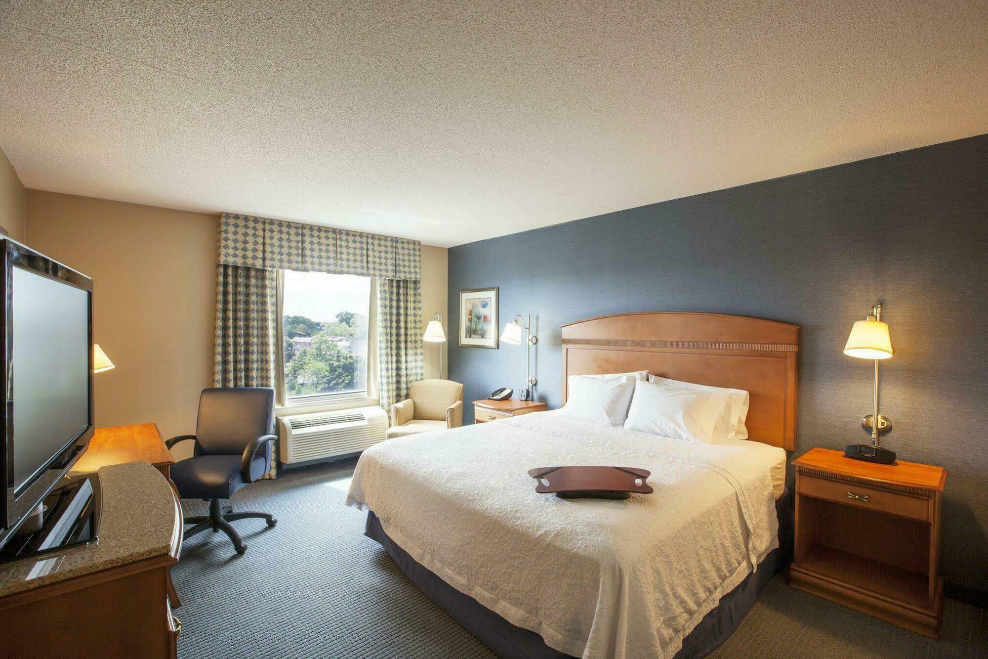 Hampton Inn New York - Laguardia Airport Εξωτερικό φωτογραφία